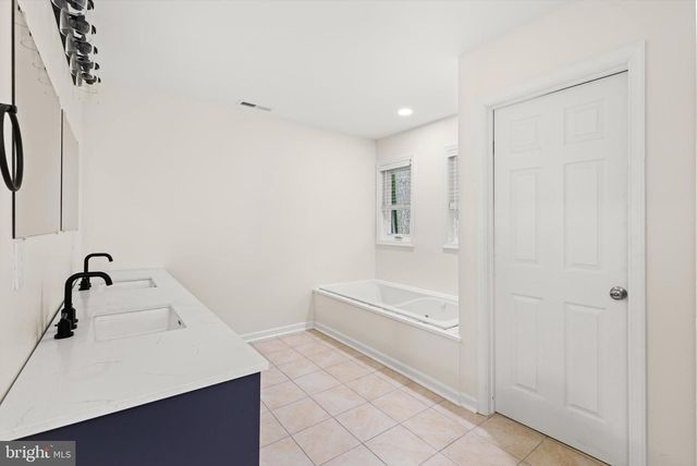 84 NEWPORT DR, Ocean Pines, MD 21811