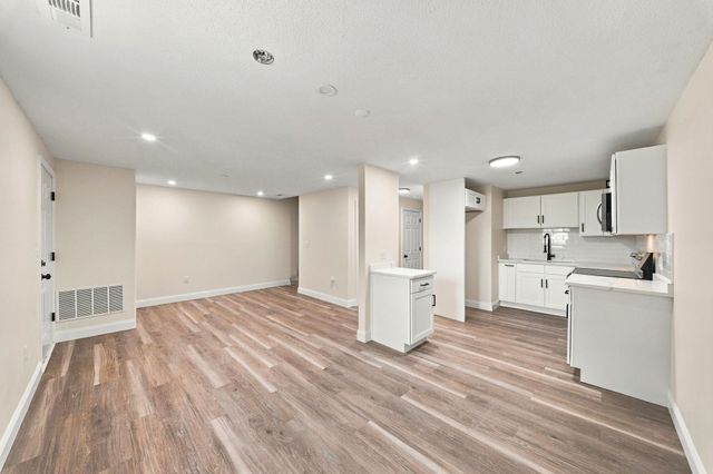 102 Elmwood Drive, Hudson, NH 03051