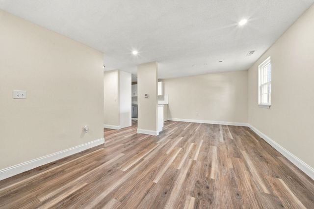 102 Elmwood Drive, Hudson, NH 03051