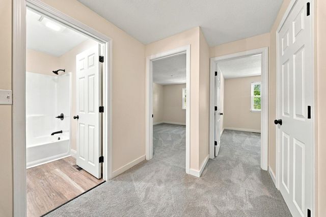 102 Elmwood Drive, Hudson, NH 03051