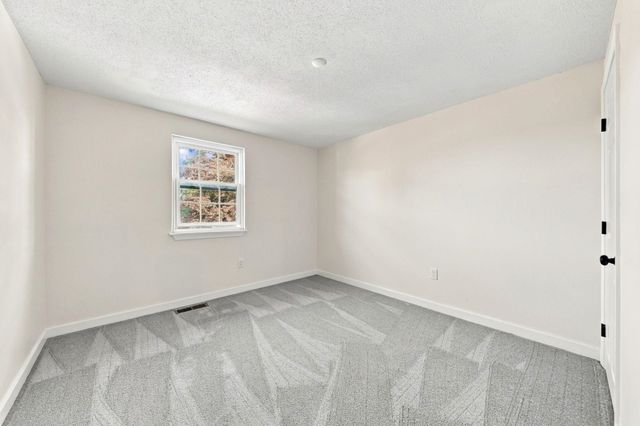 102 Elmwood Drive, Hudson, NH 03051