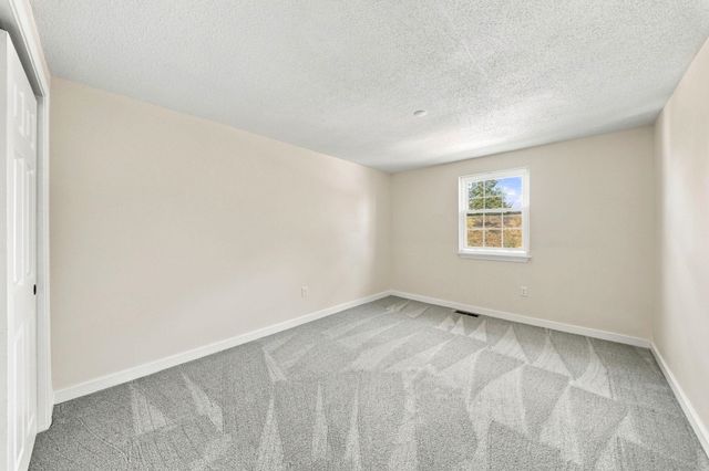 102 Elmwood Drive, Hudson, NH 03051