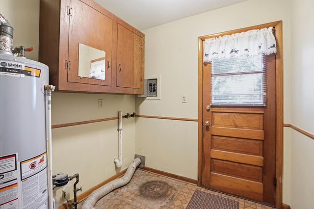 613 E Ash Place, Griffith, IN 46319
