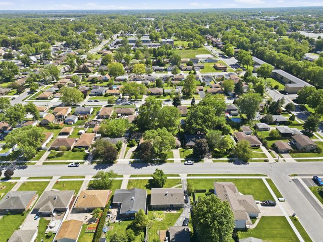 613 E Ash Place, Griffith, IN 46319