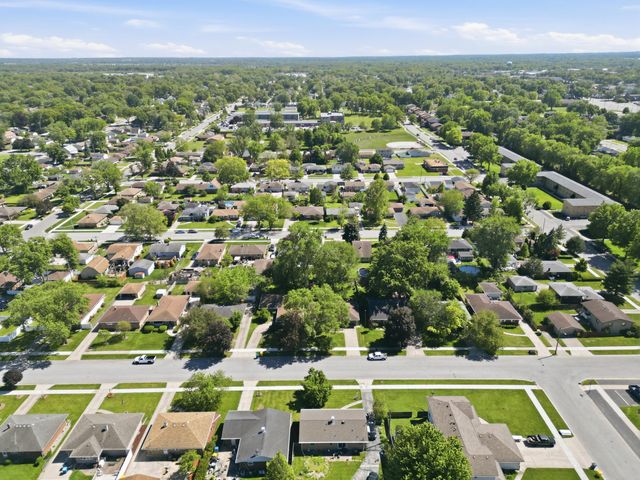 613 E Ash Place, Griffith, IN 46319