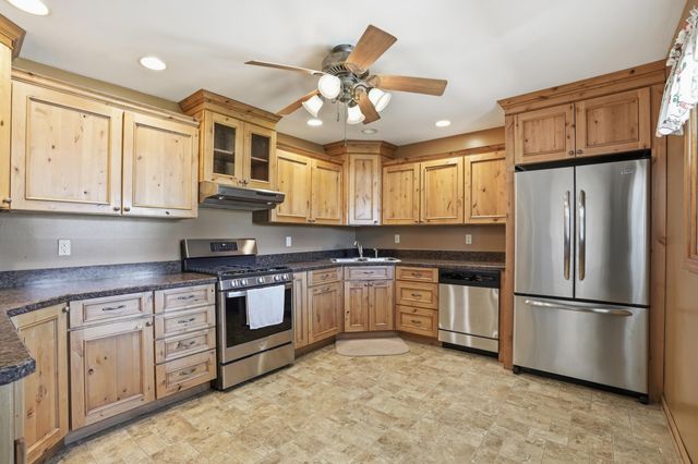 613 E Ash Place, Griffith, IN 46319