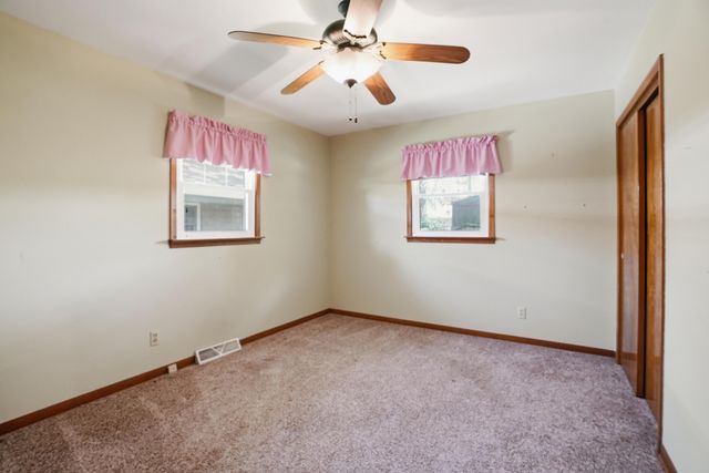 613 E Ash Place, Griffith, IN 46319