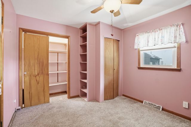 613 E Ash Place, Griffith, IN 46319