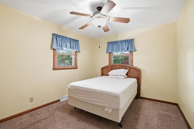 613 E Ash Place, Griffith, IN 46319