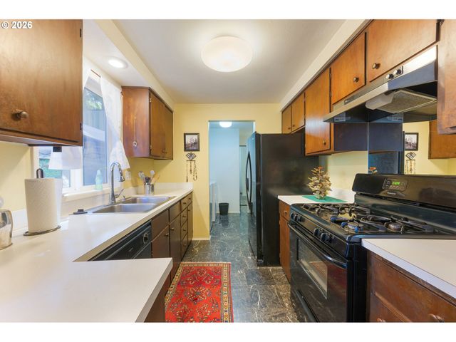 4425 HILYARD St, Eugene, OR 97405