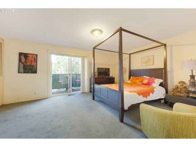 4425 HILYARD St, Eugene, OR 97405