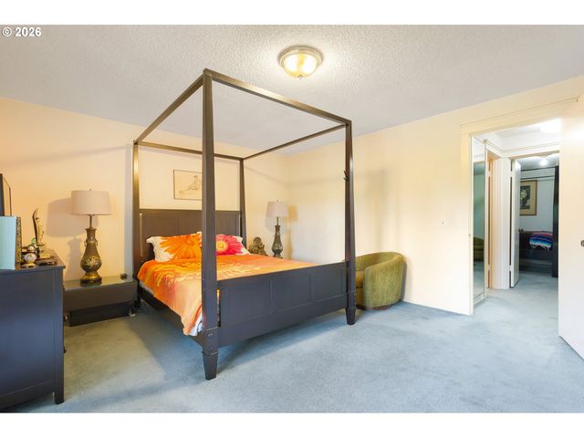 4425 HILYARD St, Eugene, OR 97405