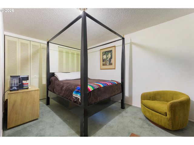 4425 HILYARD St, Eugene, OR 97405