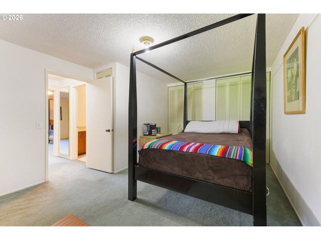 4425 HILYARD St, Eugene, OR 97405