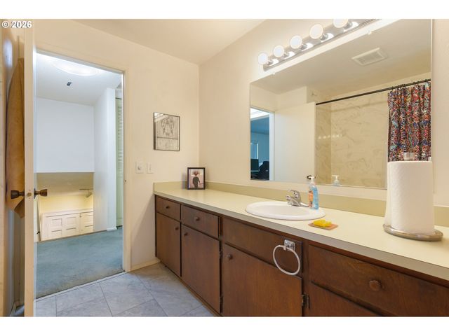 4425 HILYARD St, Eugene, OR 97405