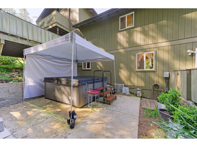 4425 HILYARD St, Eugene, OR 97405