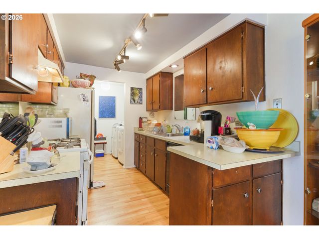 4425 HILYARD St, Eugene, OR 97405