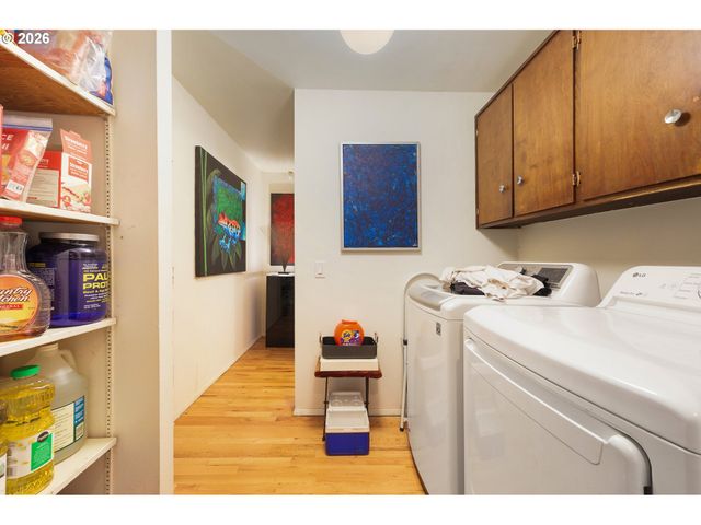 4425 HILYARD St, Eugene, OR 97405