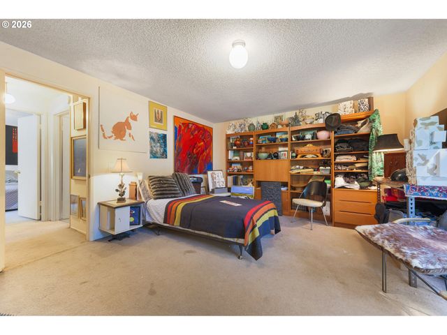 4425 HILYARD St, Eugene, OR 97405