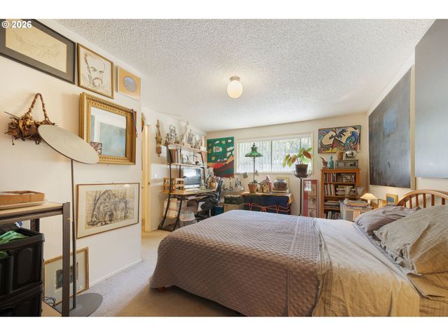 4425 HILYARD St, Eugene, OR 97405