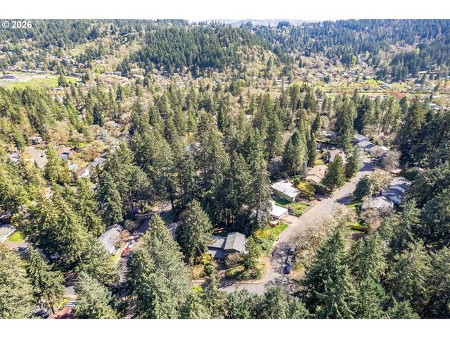 4425 HILYARD St, Eugene, OR 97405