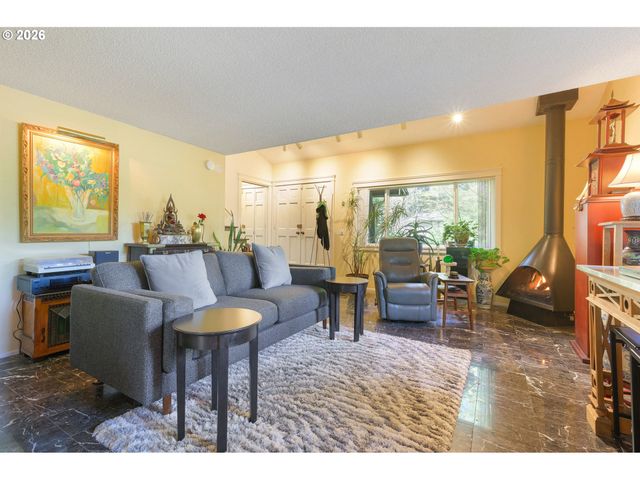 4425 HILYARD St, Eugene, OR 97405