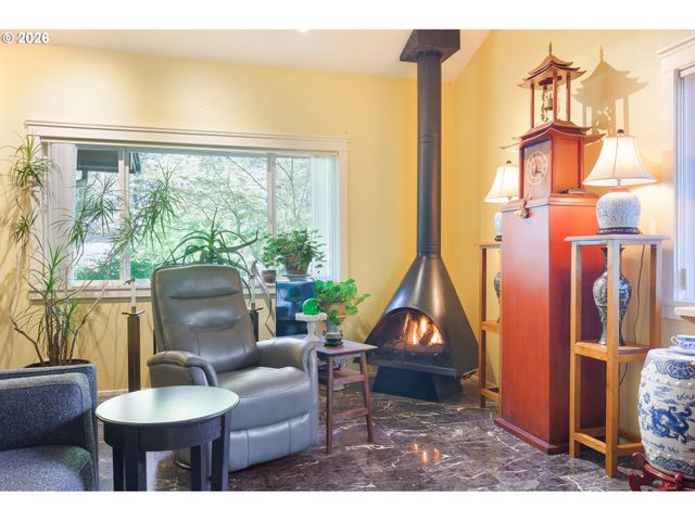 4425 HILYARD St, Eugene, OR 97405