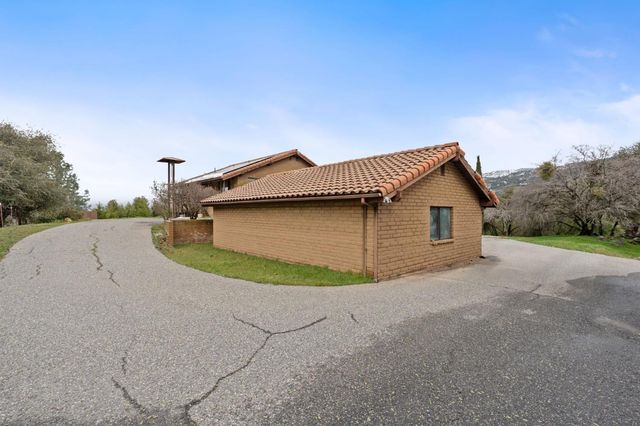 35085 Auberry Rd, Auberry, CA 93602