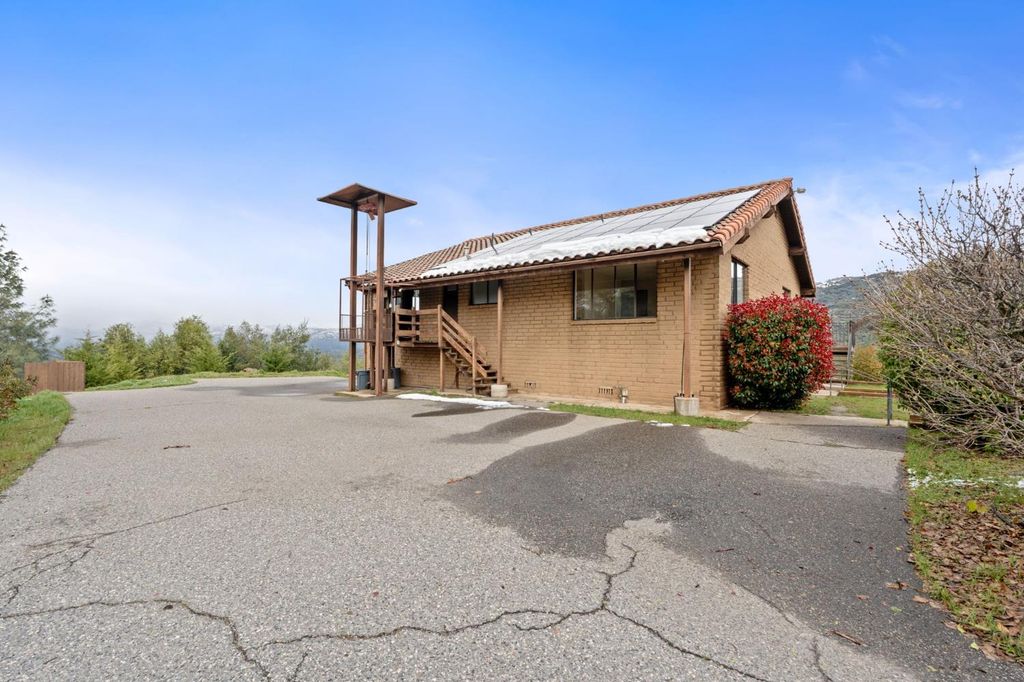 Image 10 of property listing at 35085 Auberry Rd, Auberry, CA 93602