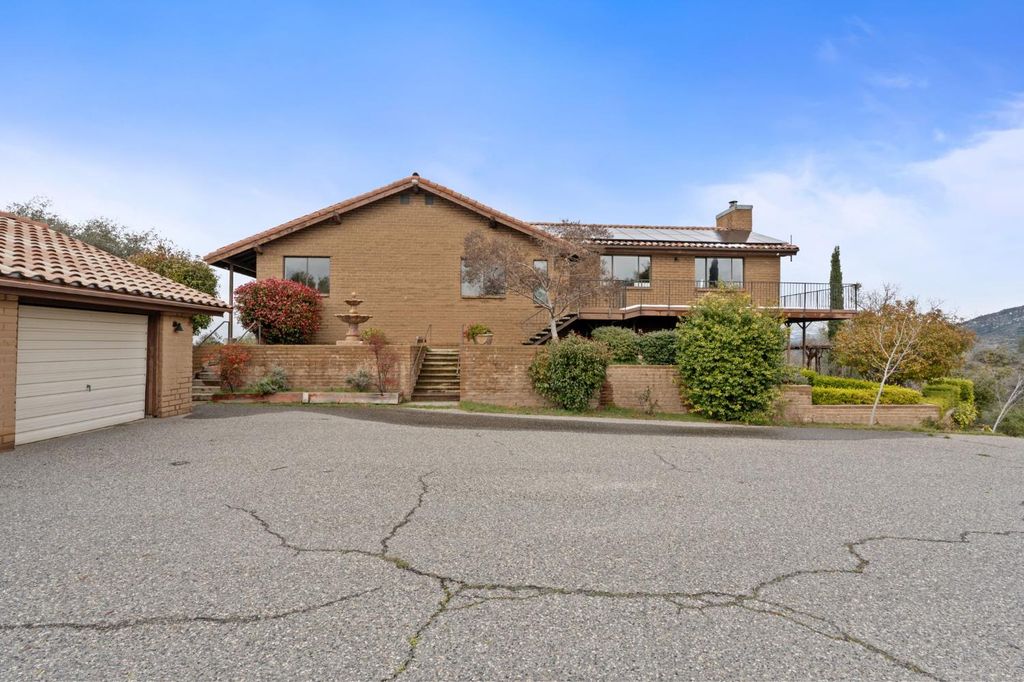 Image 6 of property listing at 35085 Auberry Rd, Auberry, CA 93602