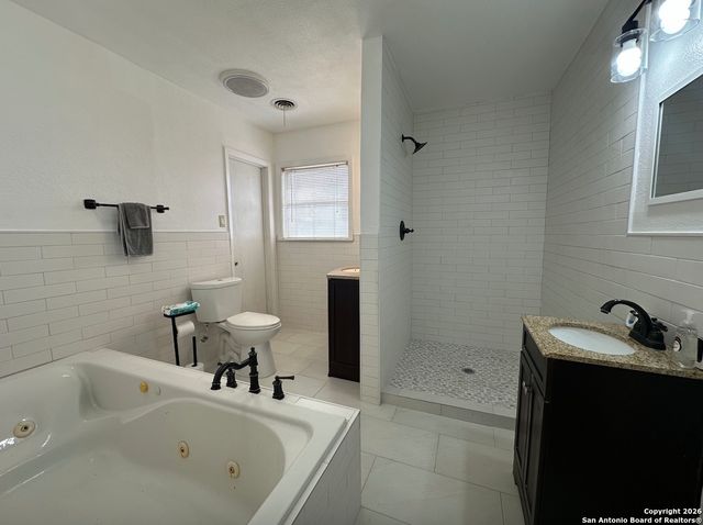 1001 Kathleen, Pleasanton, TX 78064