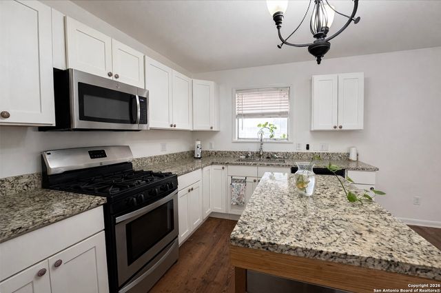 1001 Kathleen, Pleasanton, TX 78064