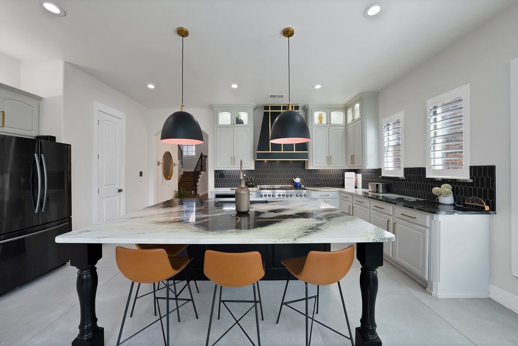 1244 Grant Avenue, Lantana, TX 76226