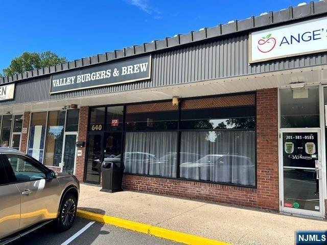 640 Westwood Avenue, River Vale, NJ 07675