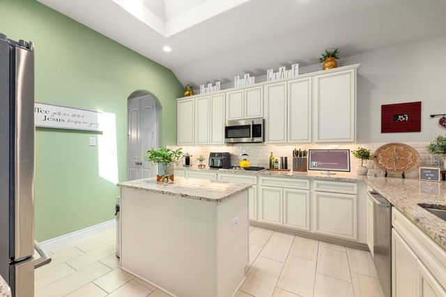 288 Dawn Brook Lane, Conroe, TX 77384