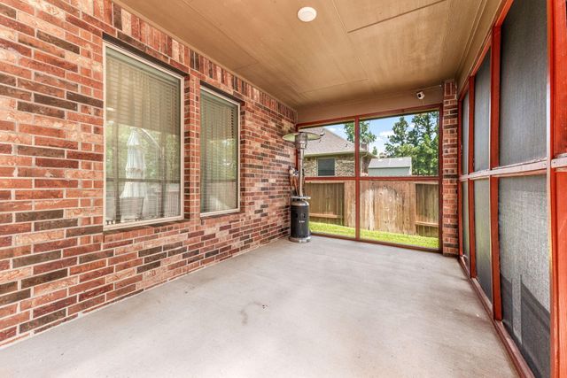 288 Dawn Brook Lane, Conroe, TX 77384