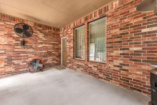 288 Dawn Brook Lane, Conroe, TX 77384
