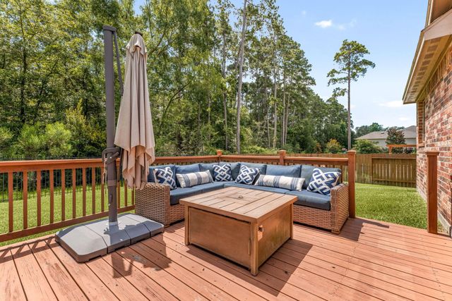 288 Dawn Brook Lane, Conroe, TX 77384