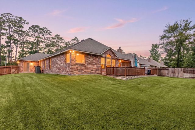 288 Dawn Brook Lane, Conroe, TX 77384