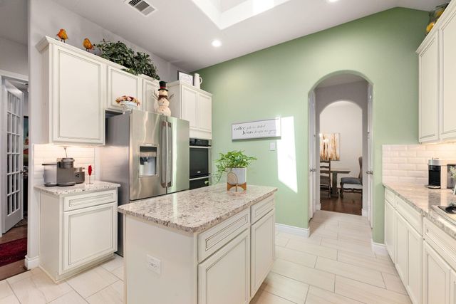 288 Dawn Brook Lane, Conroe, TX 77384