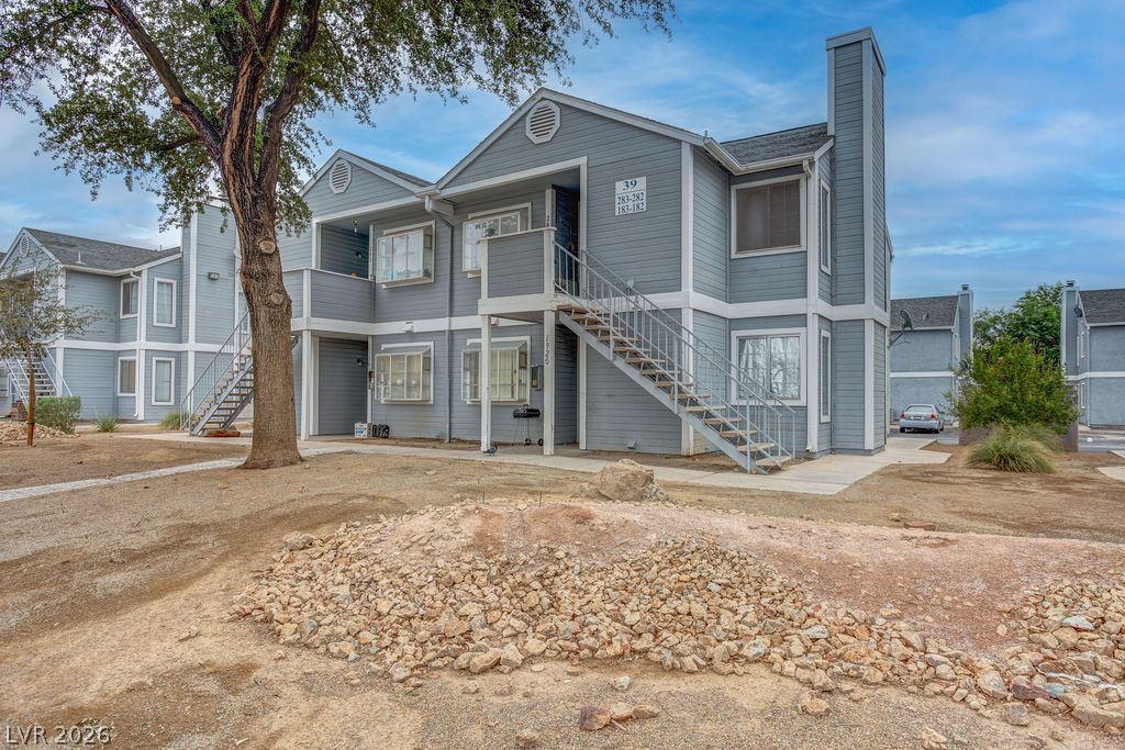 1926 Nebula Drive, Las Vegas, NV 89115 — photo 2