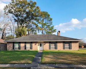 381 Shadydale Dr, Baton Rouge, LA 70815
