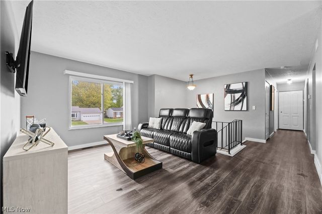 26917 Oxford Park Lane, Olmsted Twp, OH 44138