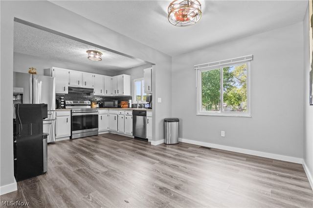 26917 Oxford Park Lane, Olmsted Twp, OH 44138