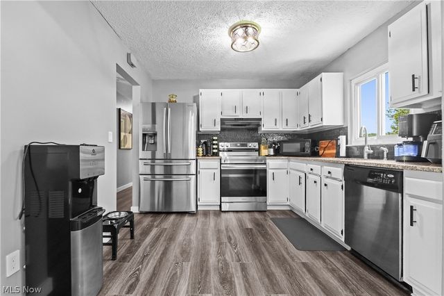 26917 Oxford Park Lane, Olmsted Twp, OH 44138