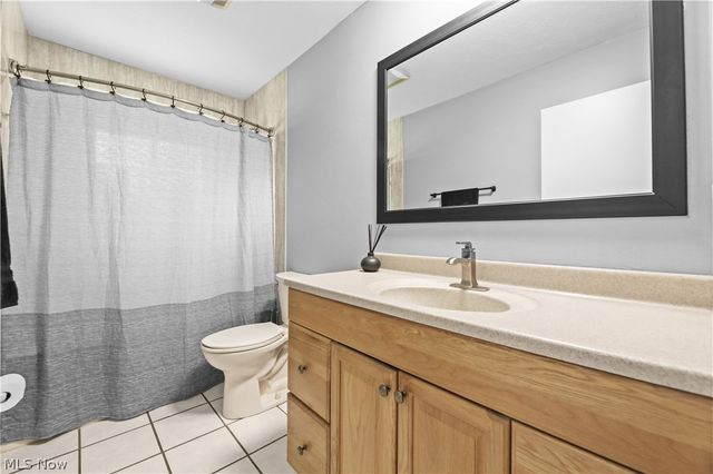 26917 Oxford Park Lane, Olmsted Twp, OH 44138