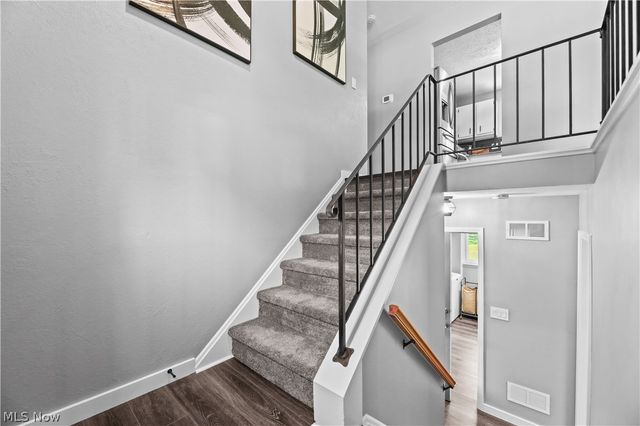26917 Oxford Park Lane, Olmsted Twp, OH 44138
