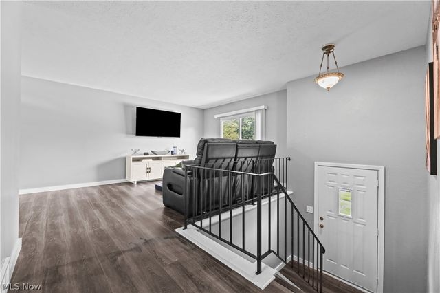 26917 Oxford Park Lane, Olmsted Twp, OH 44138