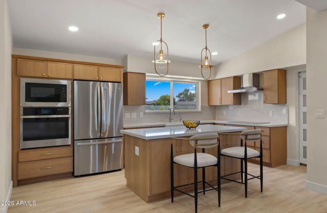 7667 E CACTUS Road, Scottsdale, AZ 85260