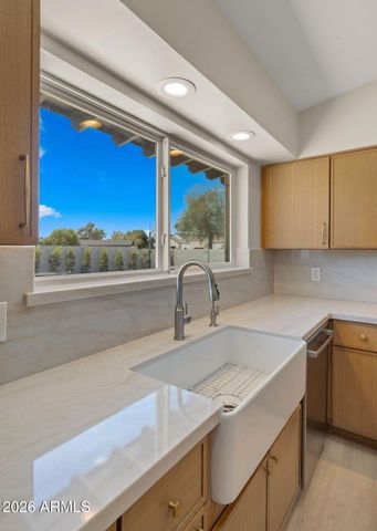 7667 E CACTUS Road, Scottsdale, AZ 85260